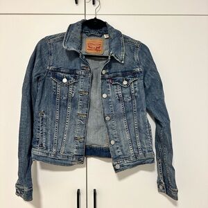 Levi’s Jean Jacket S